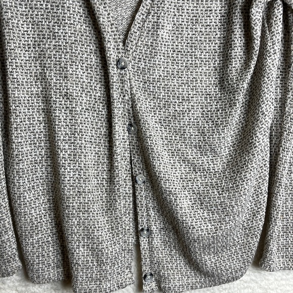 America Eagle Outfitters Womens Cardigan Tan Cream Stretch Long Sleeves Size M - Picture 3 of 9